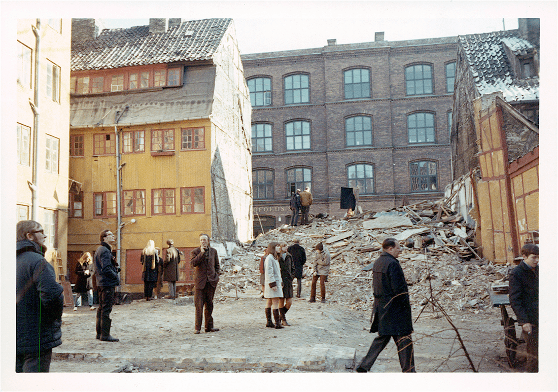 Dwellers in the yard of Sofiegaarden