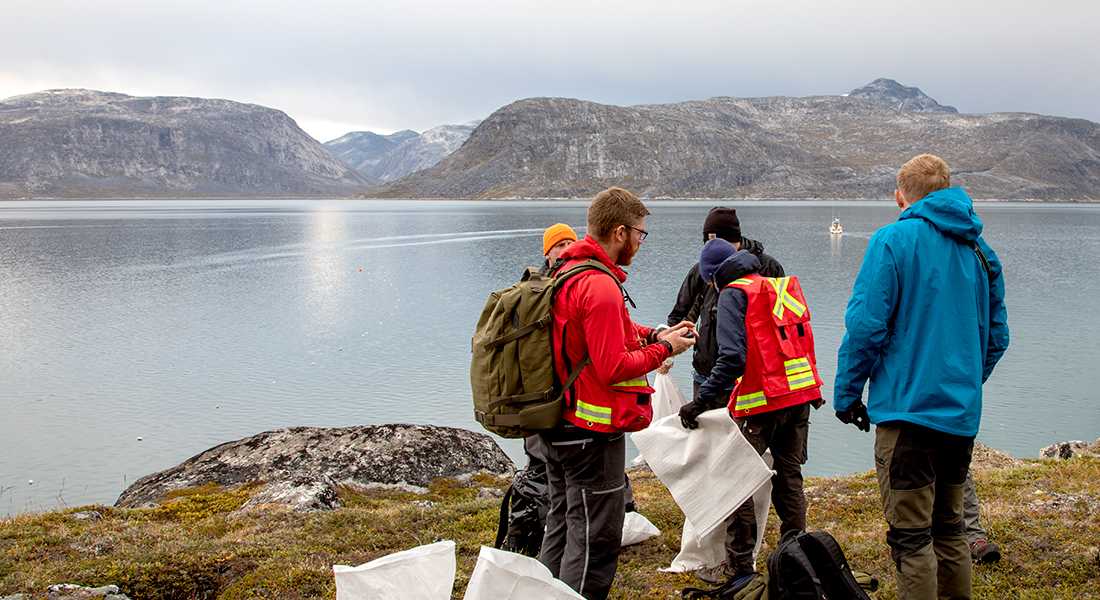 Geologer i felten, Grønland. Foto Kent Pørksen